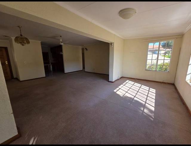 2 BEDROOM TOWNHOUSE FOR SALE IN RANDPOORT